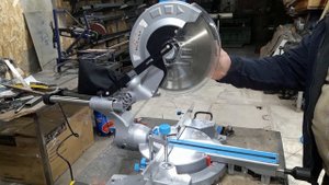 Обзор профессиональной Торцевой пилы ODWERK с асинхронным двигателем и тест с диском по стали