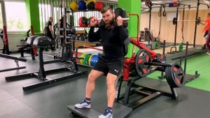 ПРИСЕДАНИЯ В ГАКК МАШИНЕ