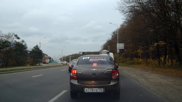 Теплый октябрь закончился. Еду с Малой Химии в район Прудов, попав в пробку. Розы на ул.Доваторцев смотреть онлайн