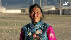 № 289. "Эглип-эглип бады келген" /" Извиваясь-изгибаясь [с гор] спускающаяся" (М. Д. Куулар)