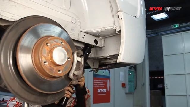 RENAULT Trafic II, NISSAN Primastar, Opel Vauxhall Vivaro; Rear смотреть онлайн