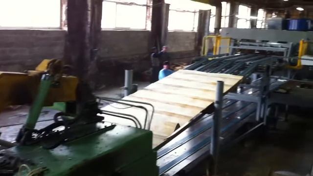 Процесс лущения: станок ЛУ 17-10+АЛРУ в г.Соликамск смотреть онлайн