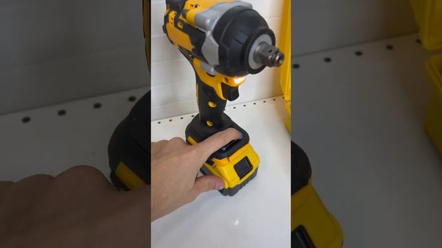 Гайковерт ударный DeWalt 550 n.m.