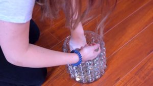 КТО ПЕРВЫЙ ВЫБЕРЕТСЯ ИЗ ДОМА ПОЛУЧИТ 1000$