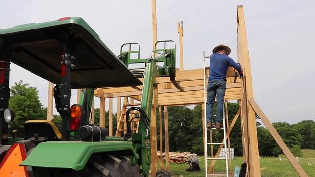 $2,000 HOUSE - "FREE" OAK LUMBER for LOFT FLOOR - Cabin - Ep. 4 смотреть онлайн