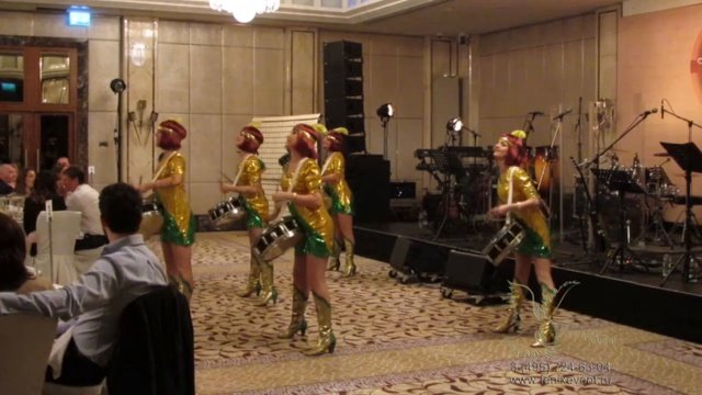 Барабанщицы на праздник в Москве - заказать барабанщиц в стиле Чикаго