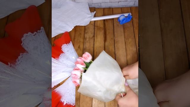 Такой пушистый  красавчик.Собираем круглый объёмный букет из 9тюльпанов #тюльпаны #букетназаказ
