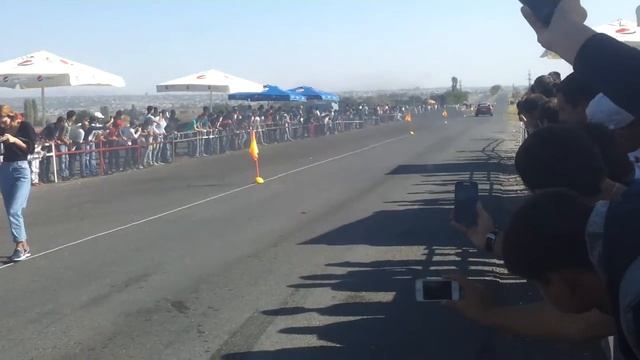 Bercedes Benz W201 VS Mercedes Benz W124 Part 2 смотреть онлайн