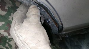 Мазда Демио 2002г Mazda Demio 2002g ремонт гнилой арки по трафарету.