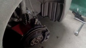 Снятие передней стойки Toyota Camry