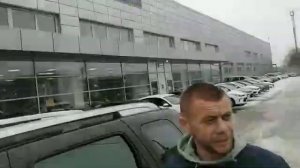 Счастливый покупатель автомобиля в Лазурит Авто