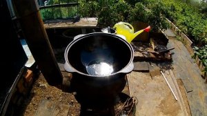 оджахури в казане на костре