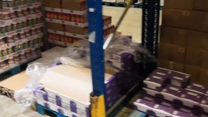 Работа в Чехии , комплектовщик на складе . Карина показывает как надо работать !