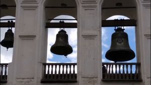 Колокольные звоны и песнопения Тихвинского Свято-Успенского монастыря.