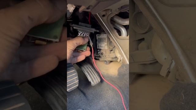 Falla velocidad ventilador 1 2 y 3… Renault Megane 2 смотреть онлайн