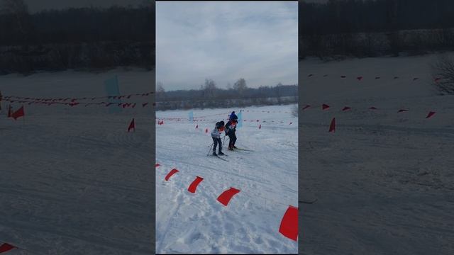 Яя лыжи эстафета!