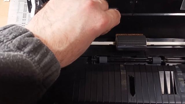 Ricoh SP 100SU не берет бумагу из-за соленоида смотреть онлайн