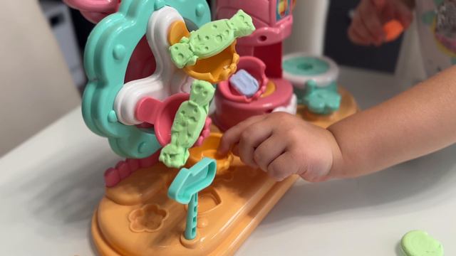 МилашаНаша лепит из пластилина сладости! #playdo #детскийконтент #детскийблогер