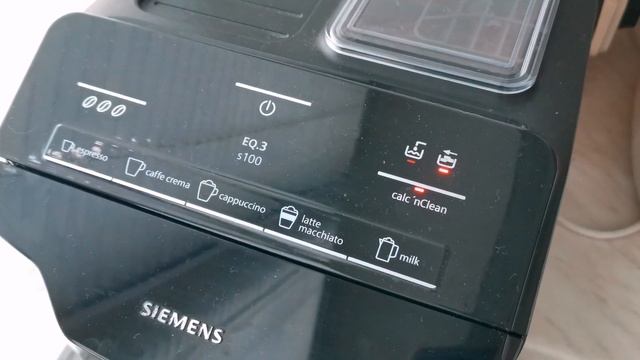 Очистка от накипи кофемашины Siemens eq.3 s100. Видео обзор. Готовлю капучино. Уход за кофемашиной. смотреть онлайн