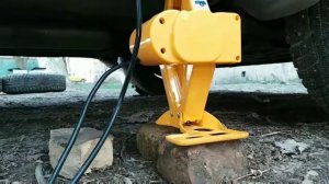 Первое использование электро домкрата.