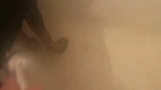 Моемся в ванной после прогулки. смотреть онлайн