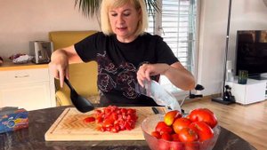 КАК ЗАМОРОЗИТЬ ТОМАТЫ НА ЗИМУ?🍅🍅🍅🧑🍳САМЫЙ ЛЕГКИЙ СПОСОБ- ПОРЕЗАТЬ ТОМАТЫ КУСОЧКАМИ!
