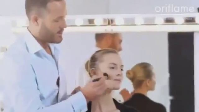 Мастер-класс: Йонас Врамель "Контур лица" смотреть онлайн