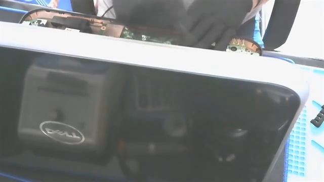 Dell Inspiron 5720 17R смотреть онлайн