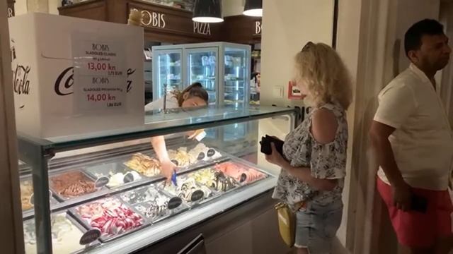 Праздничная вечерняя прогулка по Сплиту (Хорватия) смотреть онлайн