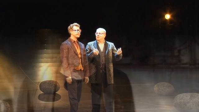 Люди собрались встретить его с больницы смотреть онлайн