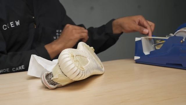 Yeezy 350 TurtleDove Restoration w/ Vick Almighty смотреть онлайн