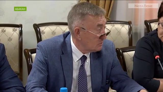 Елена Вяльбе попросила губернатора Хакасии отремонтировать бассейн в Вершине Теи
