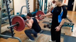 ?ПРИСЕДАНИЯ СО ШТАНГОЙ В БОДИБИЛДИНГЕ И ПАУЭРЛИФТИНГЕ.(тех. выполнения )