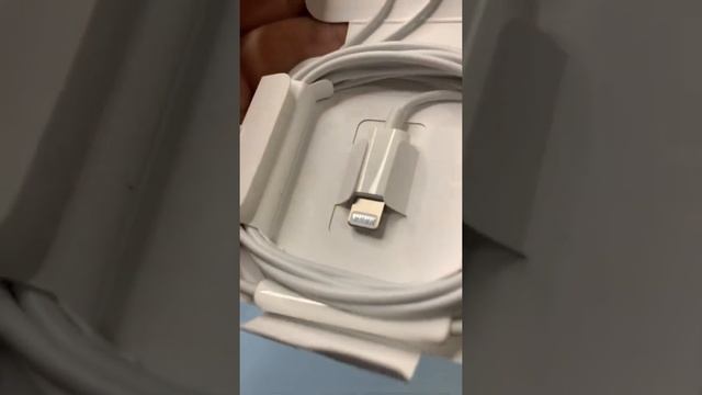 Наушники Apple EarPods lightning