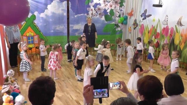 Утренник 8 марта