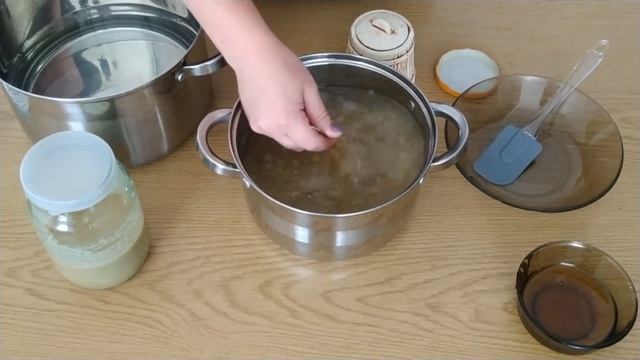Как приготовить домашний квас на ржаной закваске, 2 рецепта - с изюмом (БЕЗ ДРОЖЖЕЙ) и на дрожжах