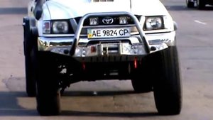 К чему приводит неправильный лифт передней независимой подвески Toyota HiLux 2007. Bump Steer effec