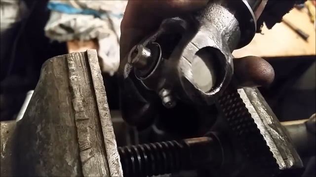 Мотоцикл Урал #62. Сборка новой крестовины и восстановление старой. смотреть онлайн