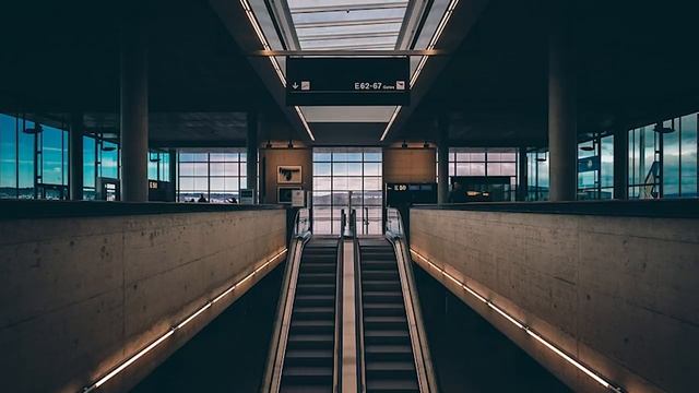 Парень, потерявший кошелек в самолете, получил его обратно с кое-чем очень важным смотреть онлайн