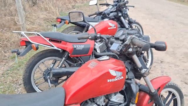 1983 & 1984 Honda VT500FT Ascot Comparison смотреть онлайн