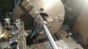 Токарный станок 1616. Нарезаем левую резьбу м16 без плашкодержателя, сломался. Threading on a lathe