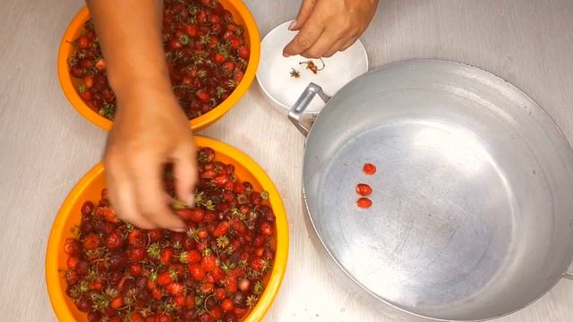 Клубничное варенье.