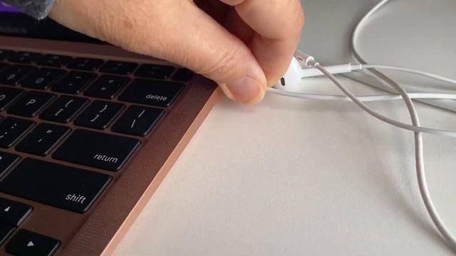 Apple 2020 MacBook Air Laptop M1 Chip, 13' Retina Display, 8GB RAM Review After 3 Year смотреть онлайн