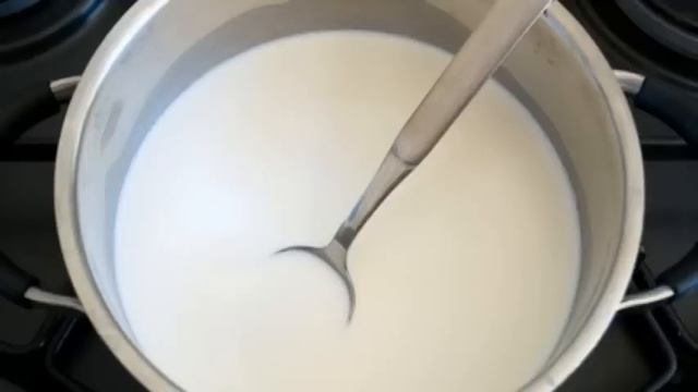 Миндальное бланманже с вишневым соусом