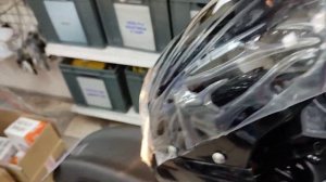 Покупаю новый индийский мотоцикл Bajaj Boxer 150X. Волнуюсь, так как он первый у меня.