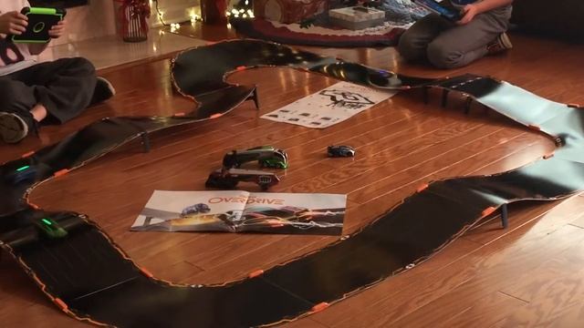Christmas Race ? with Anki Overdrive смотреть онлайн