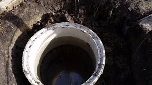 Накопительная емкость для дренажа из бетонных колец