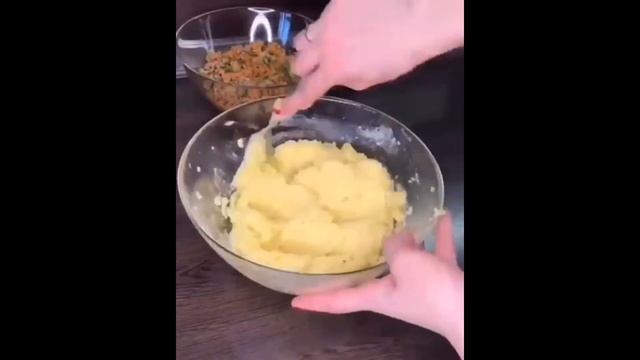 ??? Картофельные зразы с мясным фаршем на сковороде.  Заходи на наш канал и готовь вместе с нами!