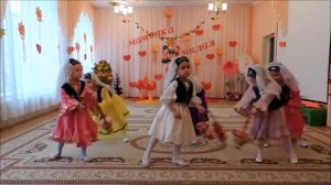 Татарский танец с корзинками