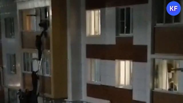 Пожар в «Царево Village»: люди прыгали из окон, спасатели ехали 40 минут смотреть онлайн